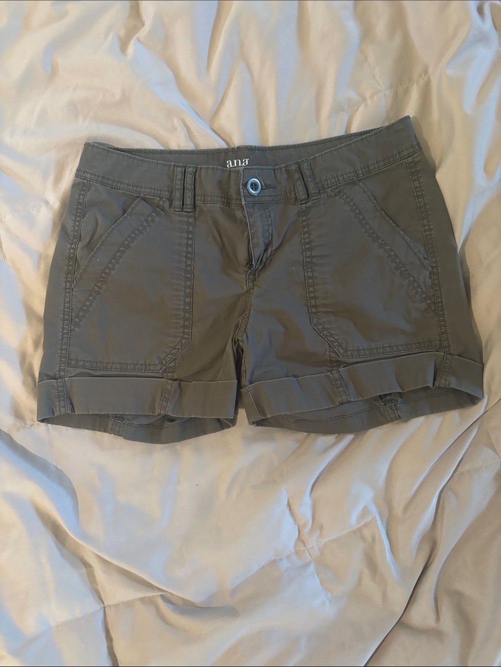a.n.a Olive Roll-Cuff Utility Shorts